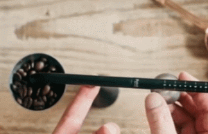 Pong VAAKA Balancing Coffee/Tea Scoop